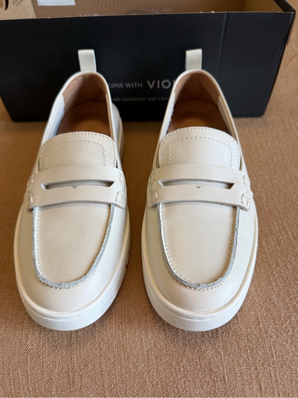 Vionic White Leather Penny Loafers